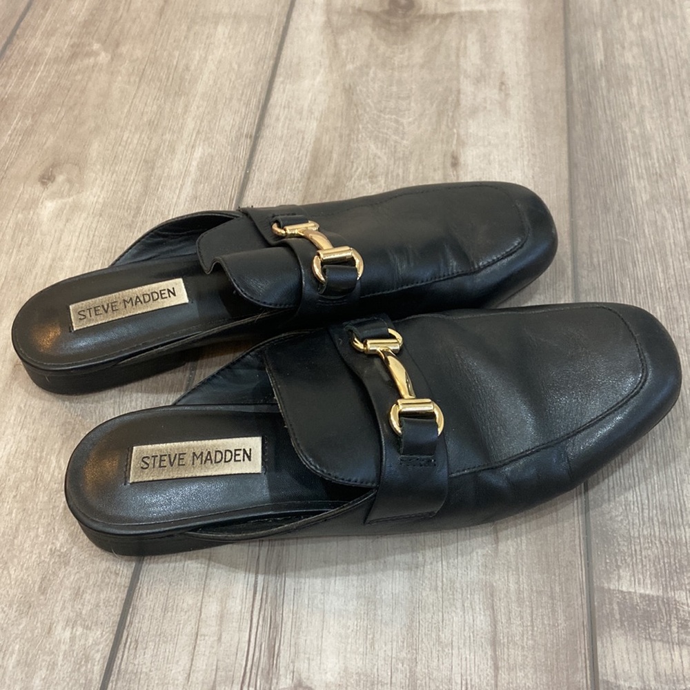 Steve Madden Black Leather Slip-On Mules with Gold Horsebit - Picture 2 of 5